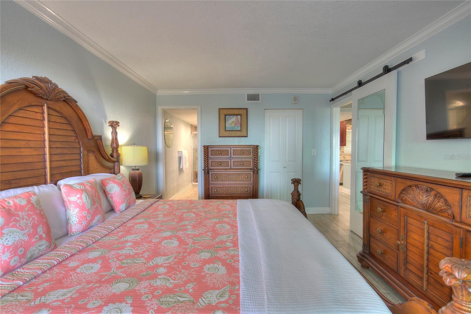 Image 19 of 35 For 1230 Gulf Boulevard 304