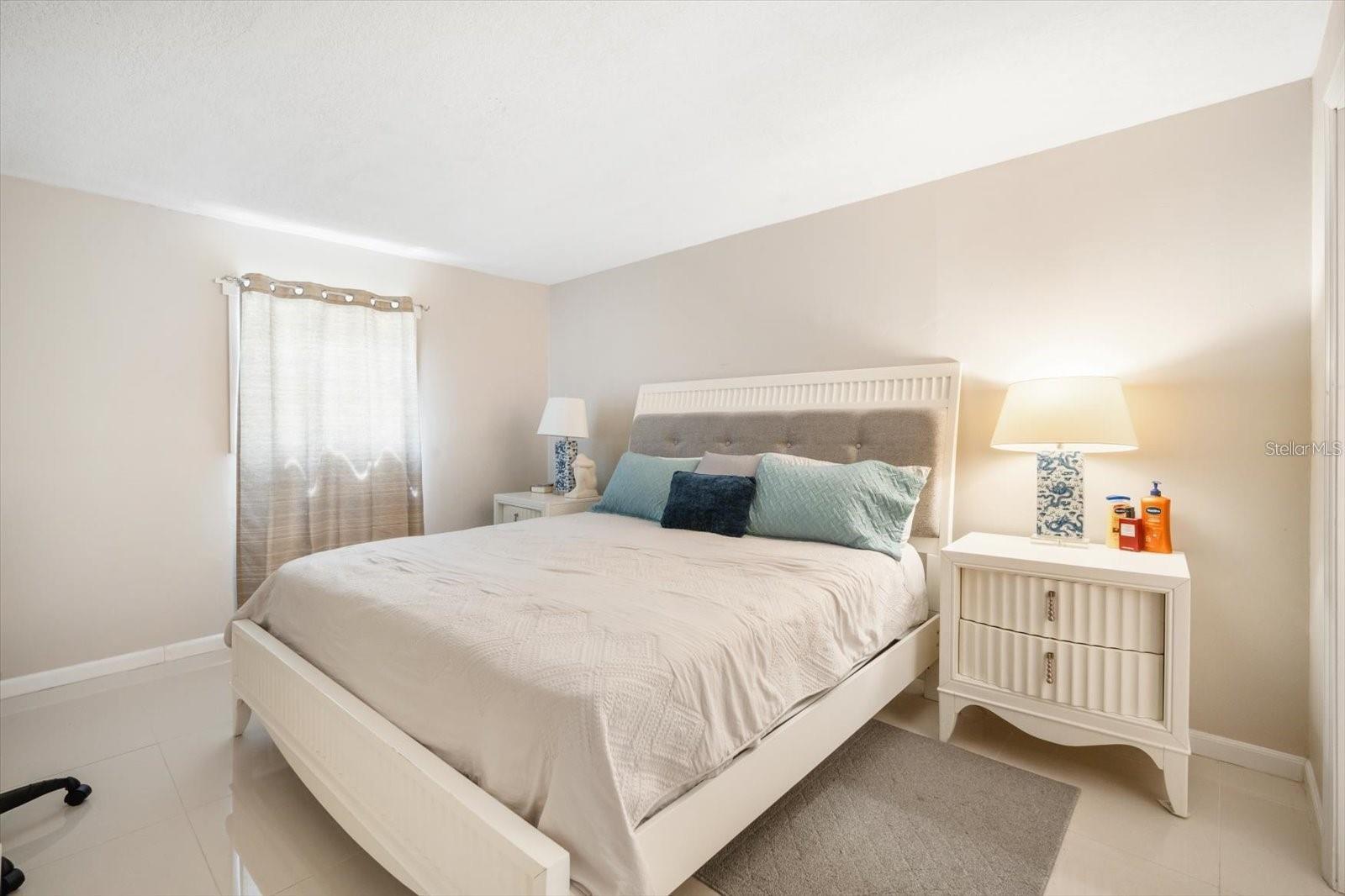 Image 8 of 20 For 801 Russell Lane 252