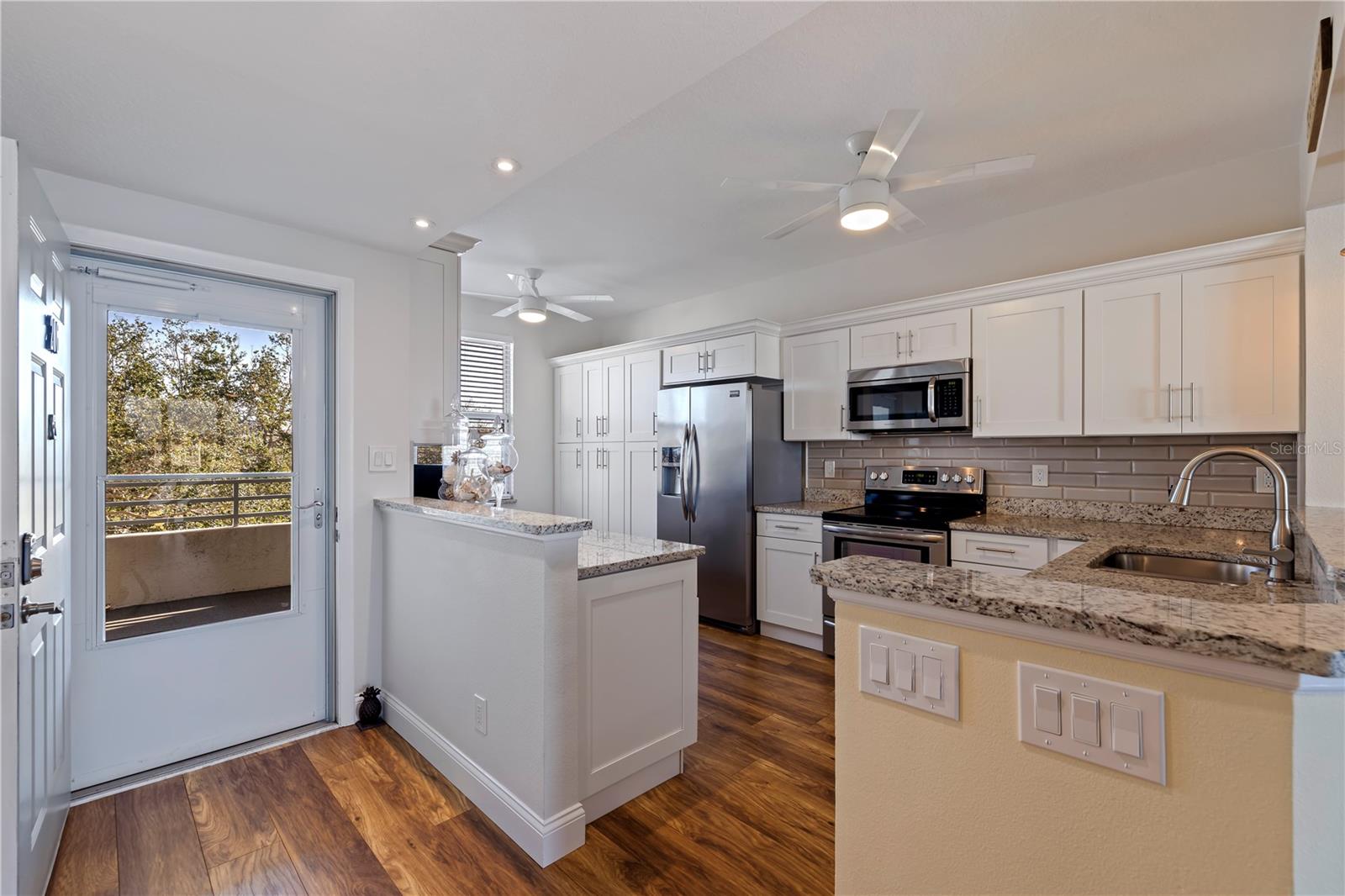 Image 4 of 46 For 7902 Sailboat Key Boulevard S 206