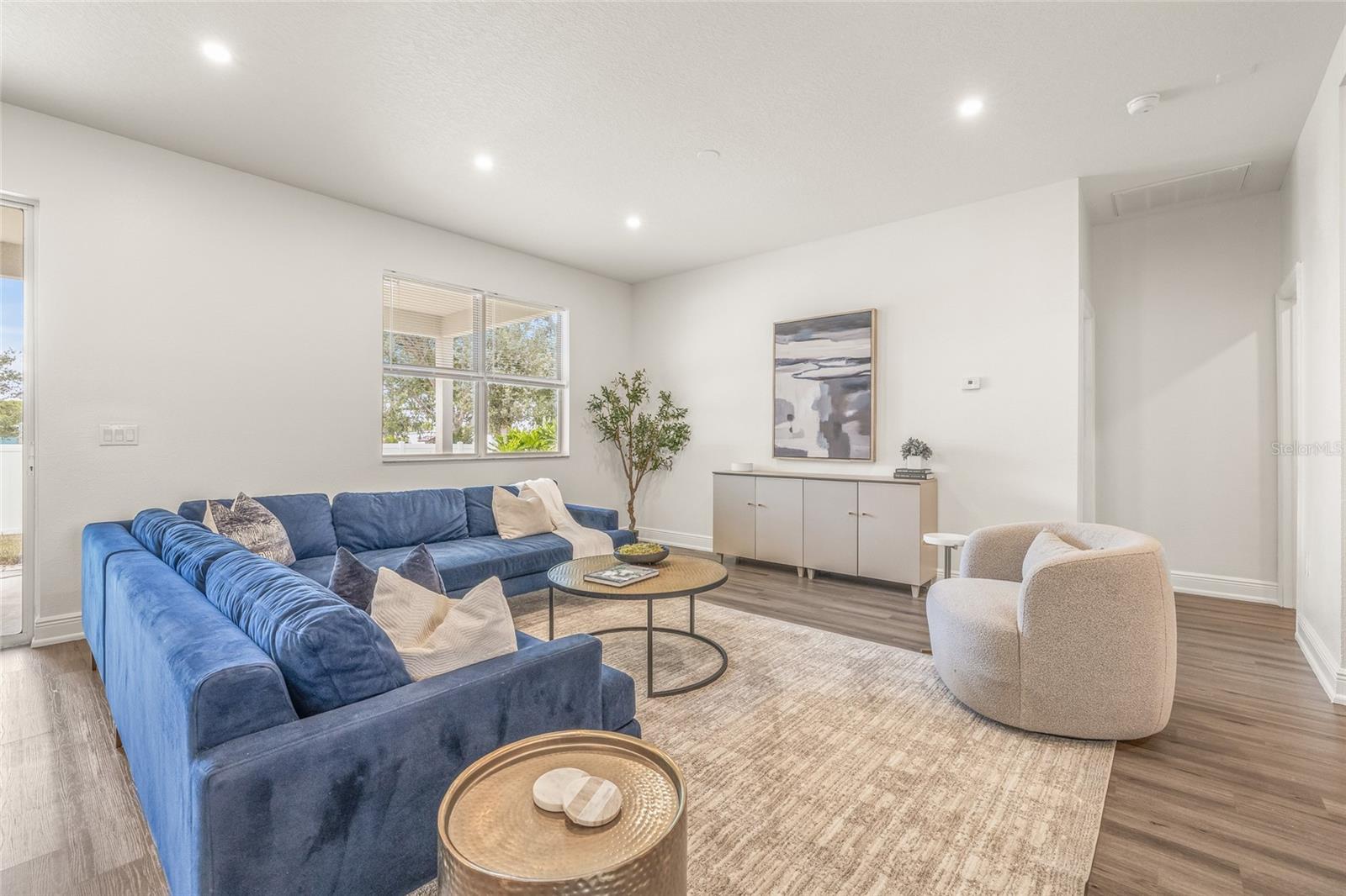 Image 6 of 38 For 6428 1st Street E