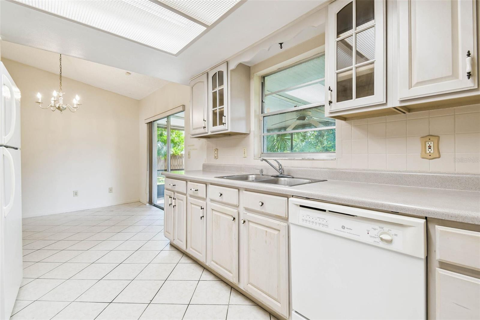 Image 18 of 47 For 14615 Daybreak Drive