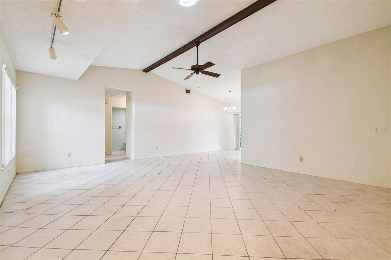 Image 4 of 47 For 14615 Daybreak Drive