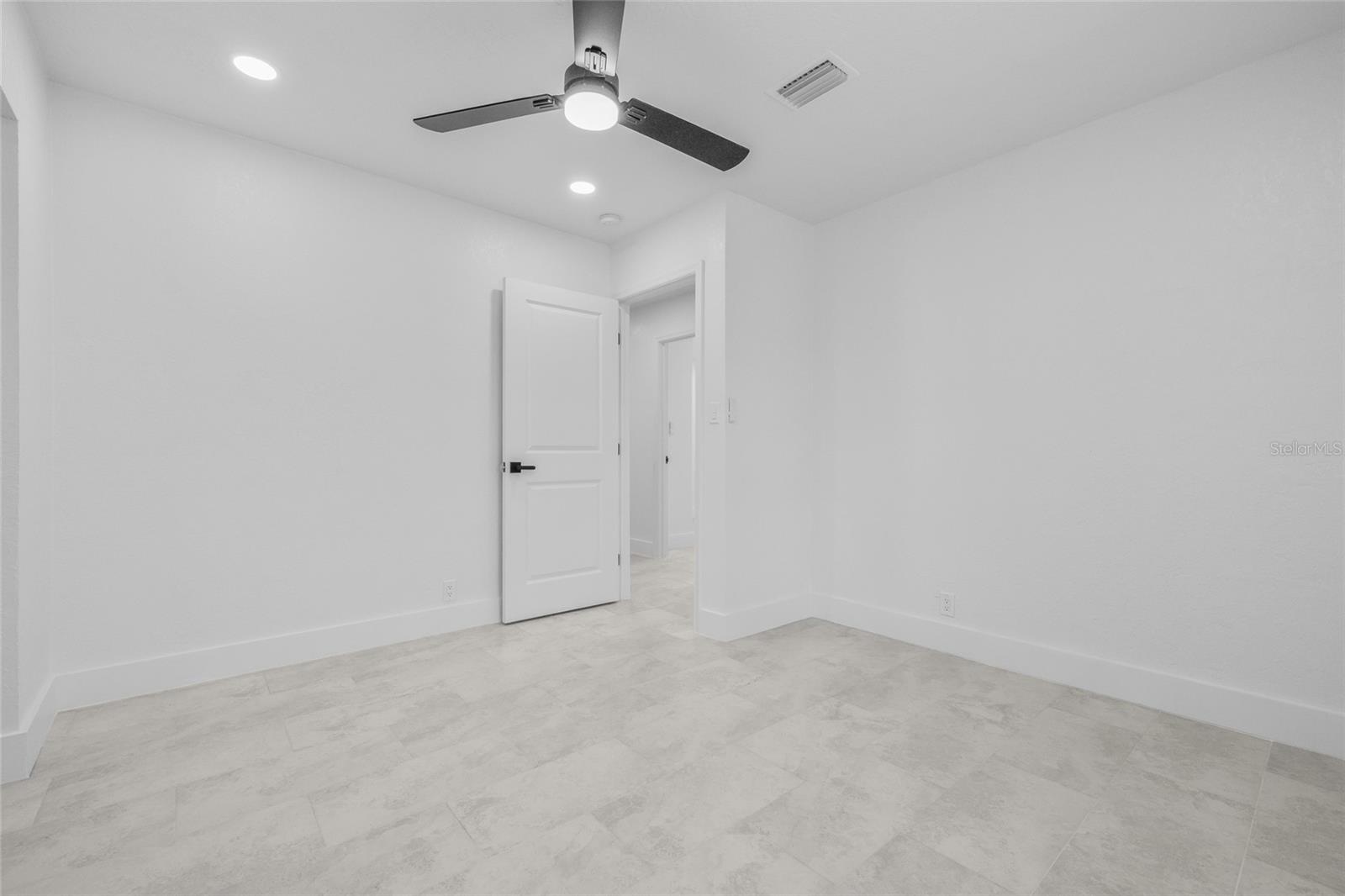 Image 31 of 47 For 4014 Rogers Avenue