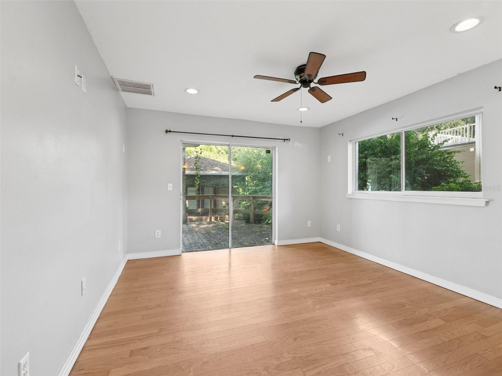 Image 16 of 53 For 926 Hollingsworth Road