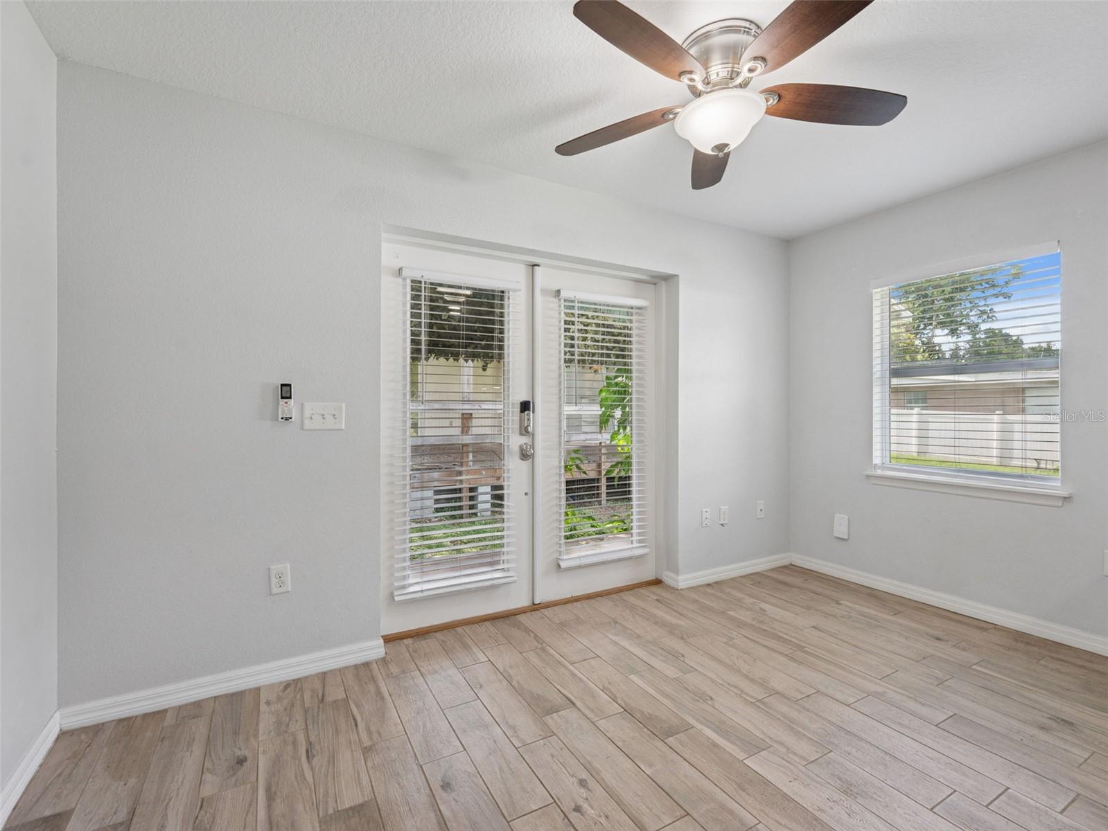 Image 42 of 53 For 926 Hollingsworth Road