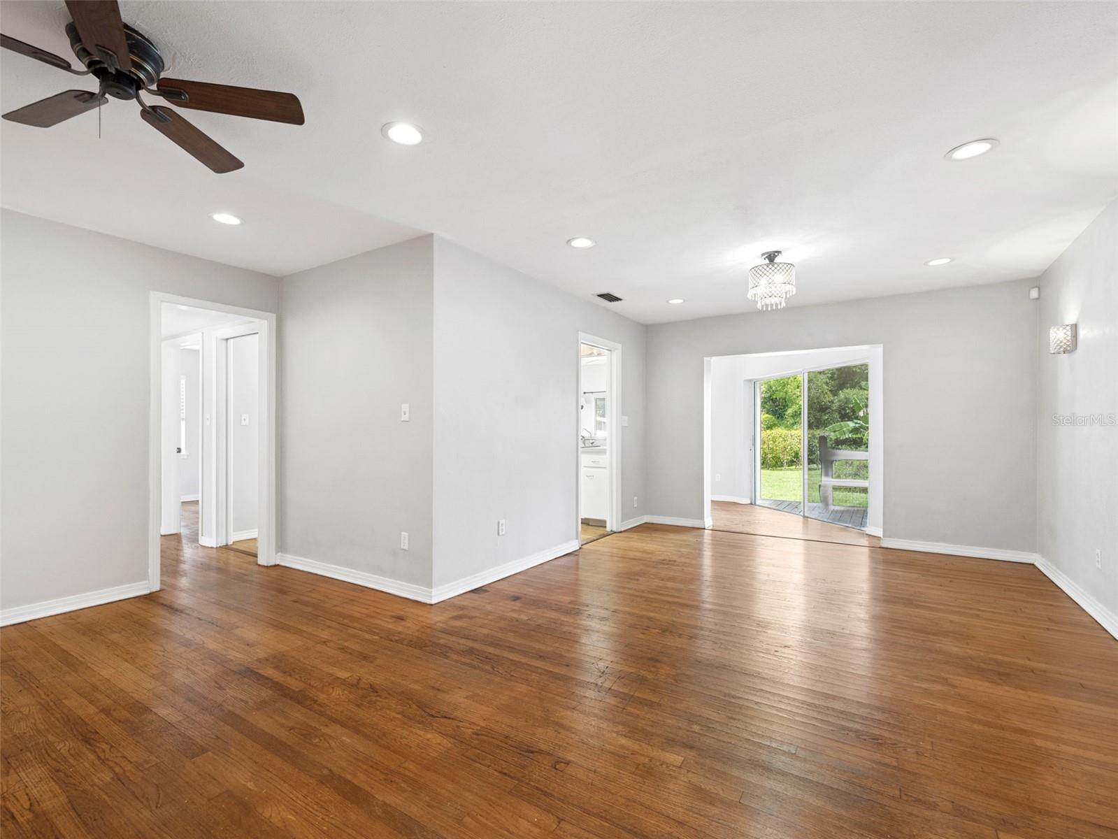 Image 8 of 53 For 926 Hollingsworth Road