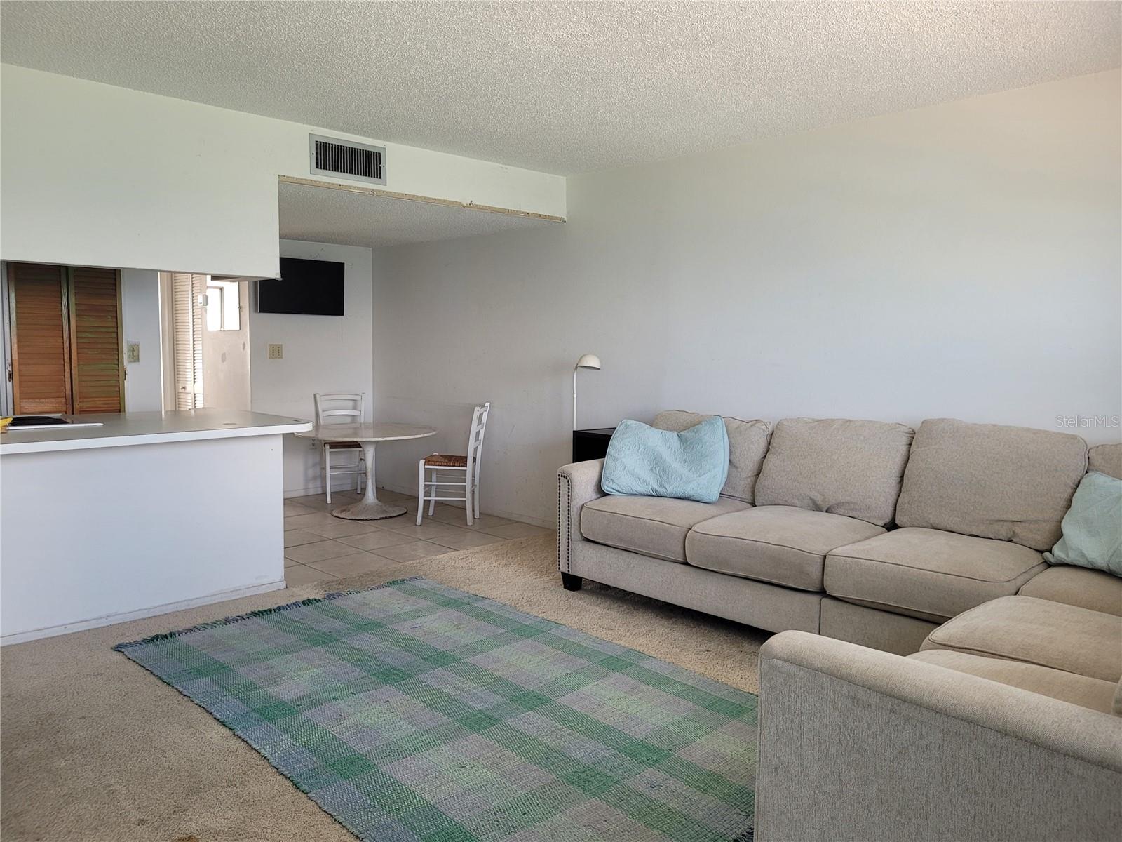 Image 6 of 15 For 8470 Gulf Boulevard 402