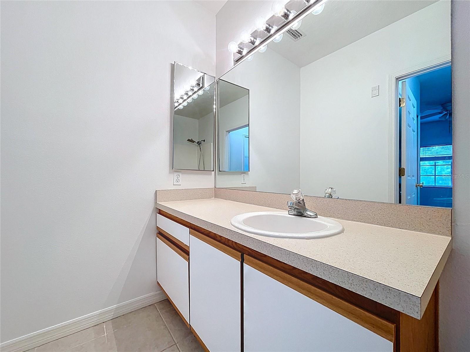 Image 22 of 46 For 6014 Portsdale Place 202
