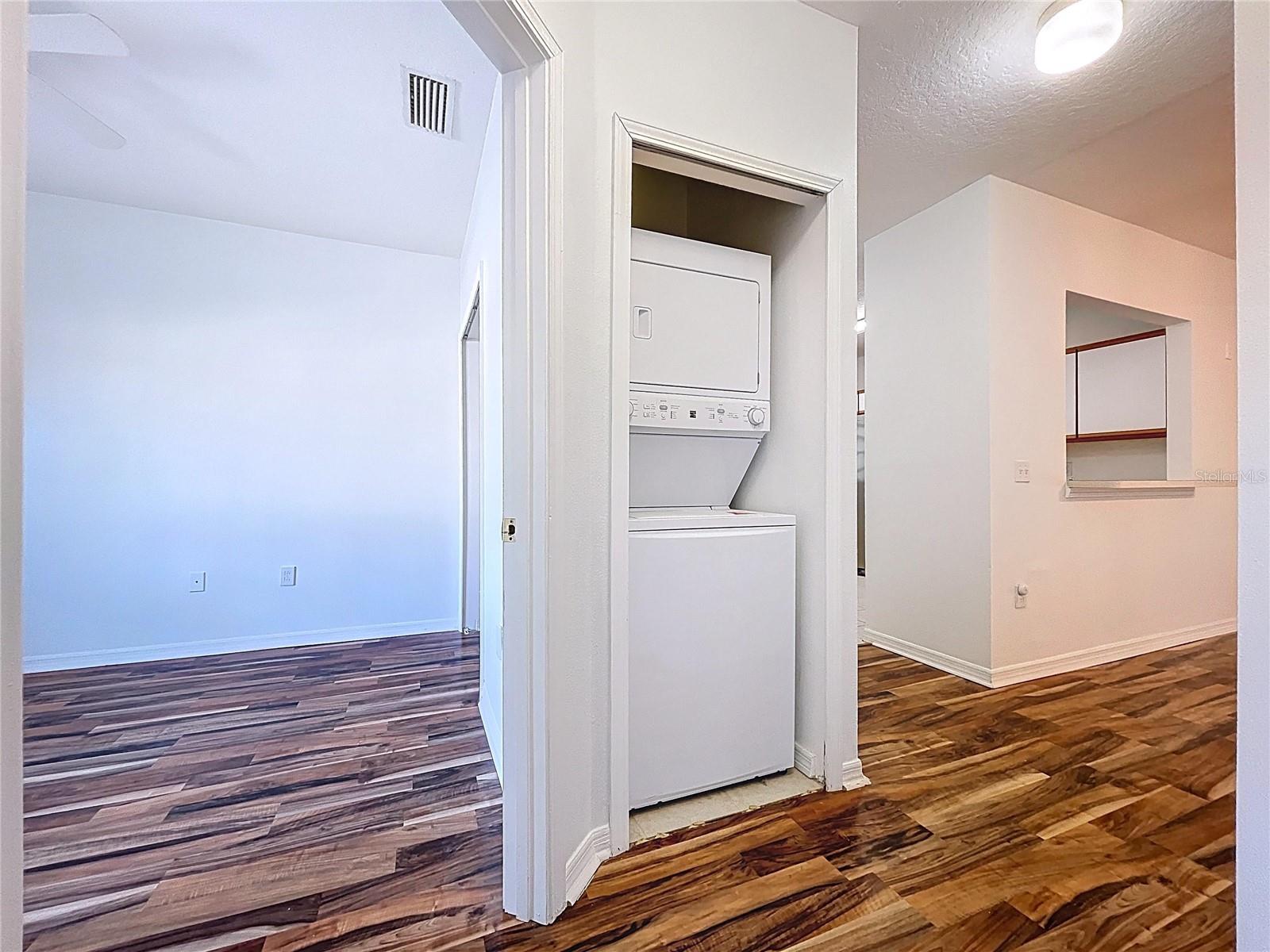 Image 23 of 46 For 6014 Portsdale Place 202