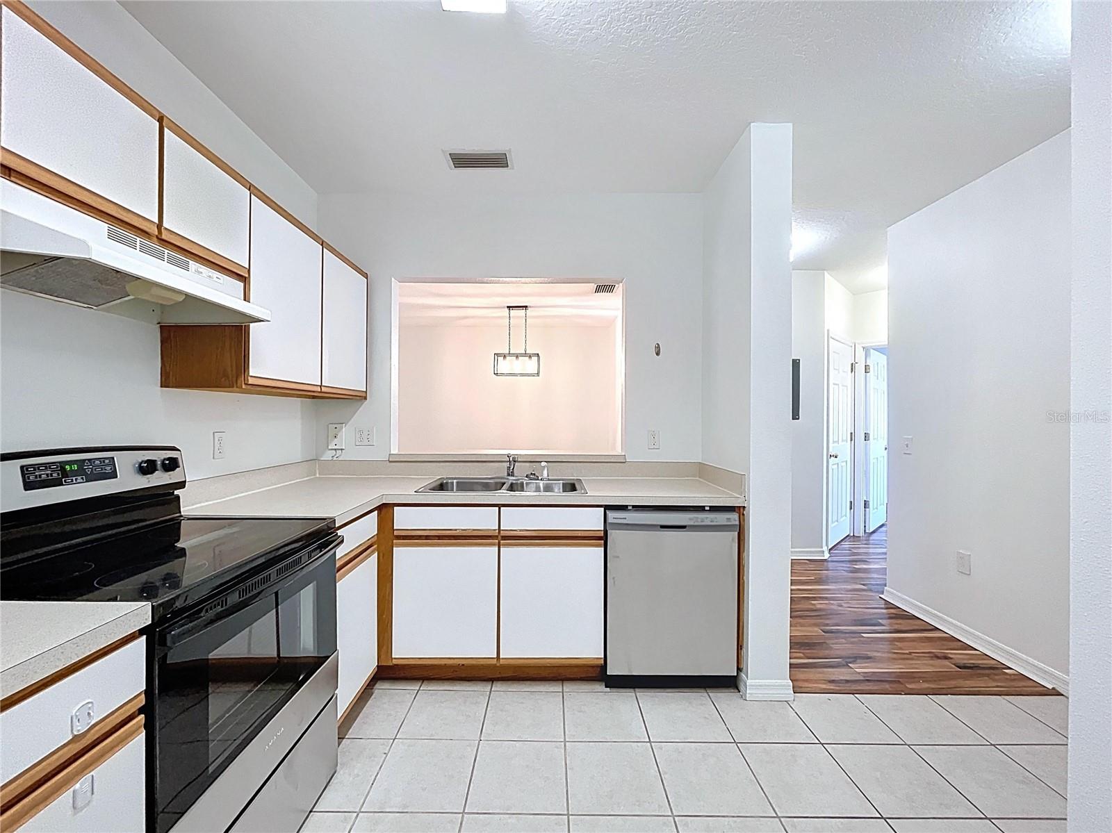 Image 5 of 46 For 6014 Portsdale Place 202