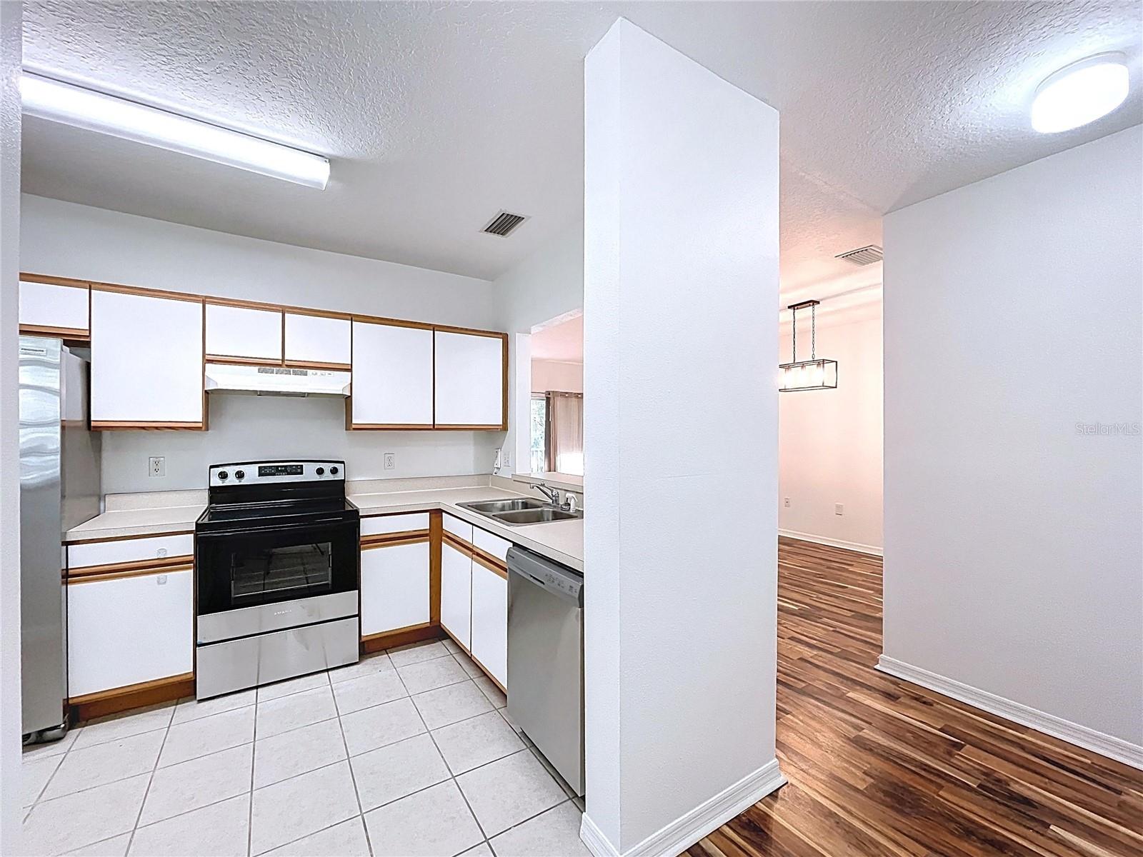 Image 7 of 46 For 6014 Portsdale Place 202