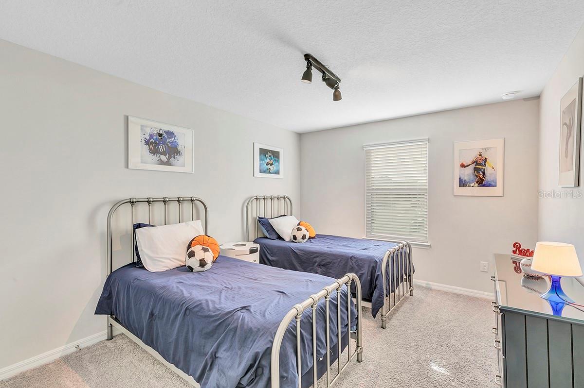 Image 17 of 41 For 1532 Carey Palm Circle