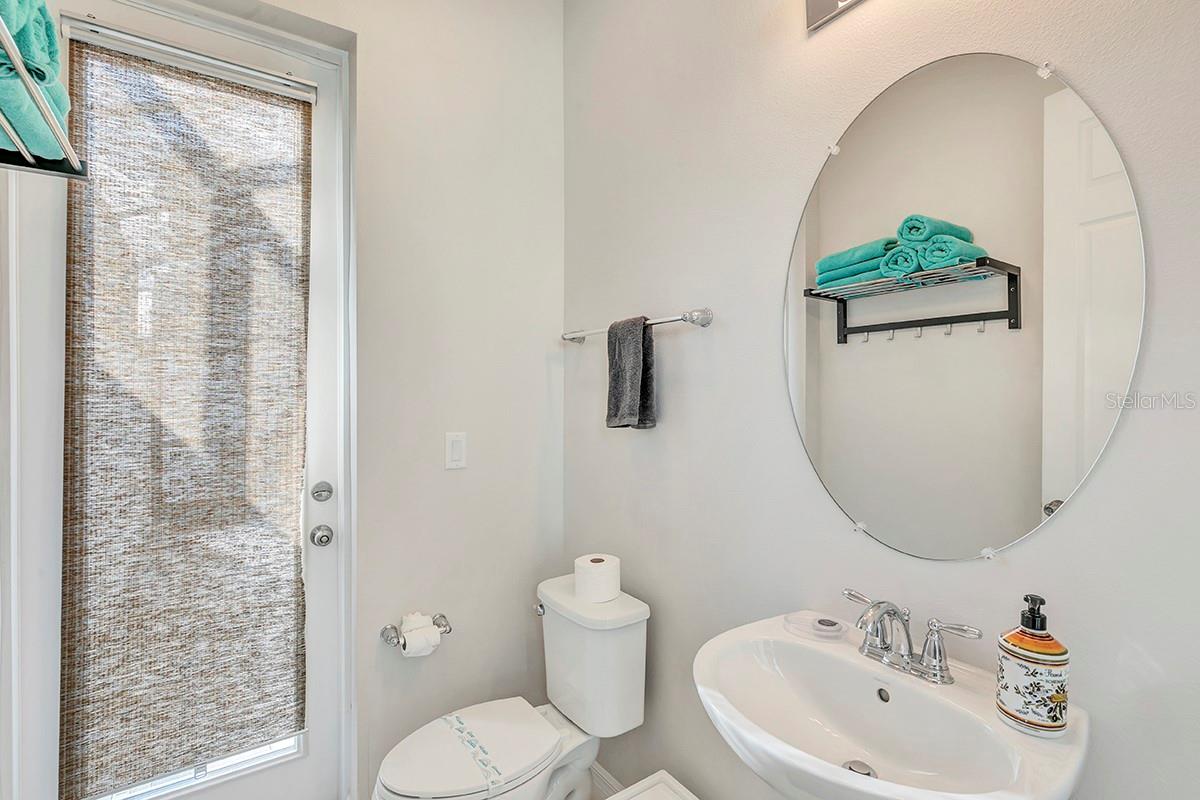 Image 18 of 41 For 1532 Carey Palm Circle