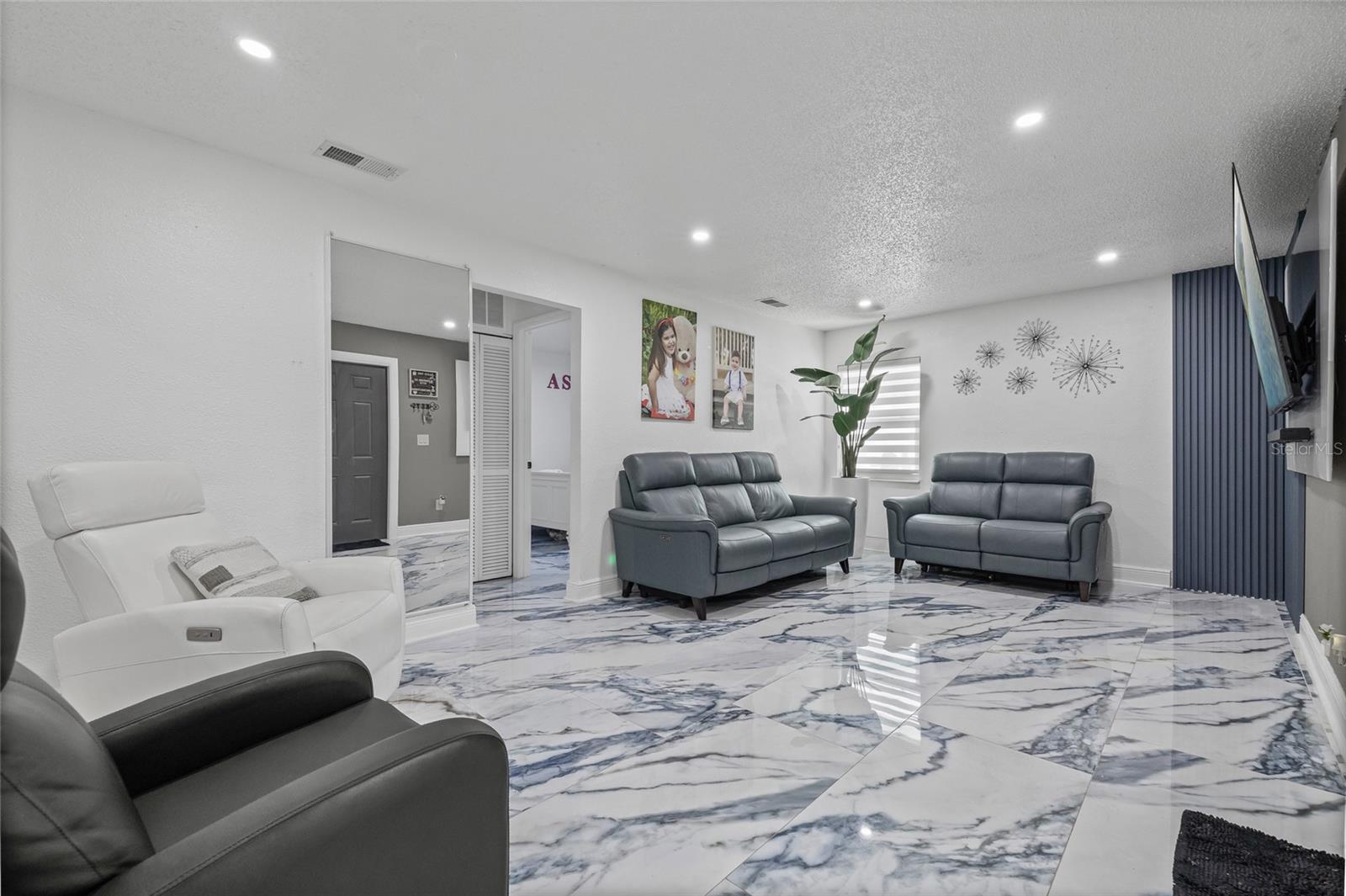 Image 12 of 45 For 5107 Springwater Court