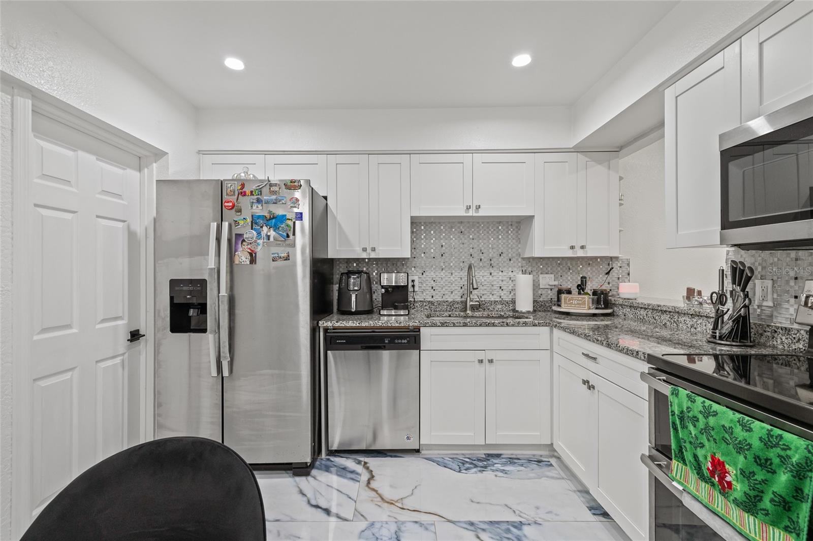 Image 14 of 45 For 5107 Springwater Court