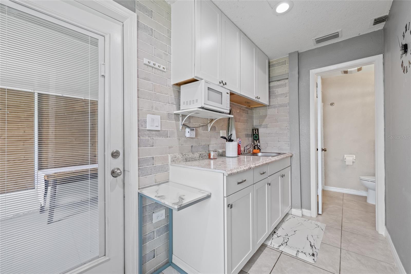 Image 25 of 45 For 5107 Springwater Court