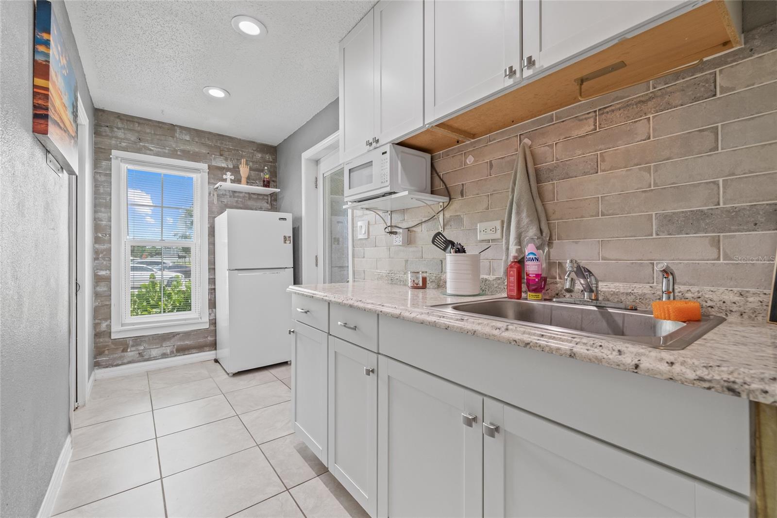 Image 26 of 45 For 5107 Springwater Court