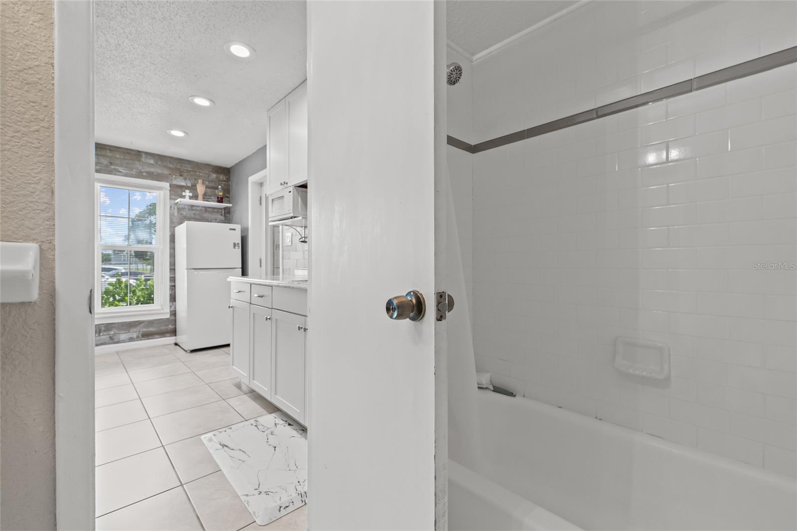 Image 28 of 45 For 5107 Springwater Court