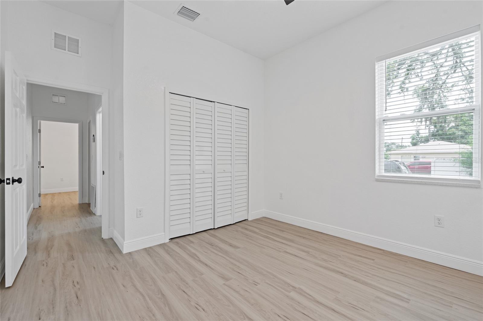 Image 11 of 24 For 1421 35th Street S