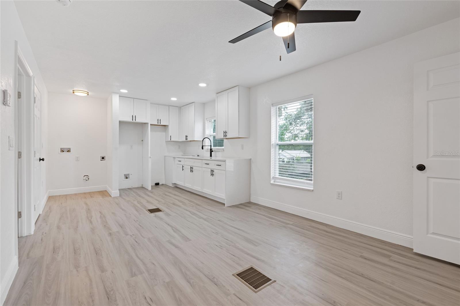 Image 18 of 24 For 1421 35th Street S