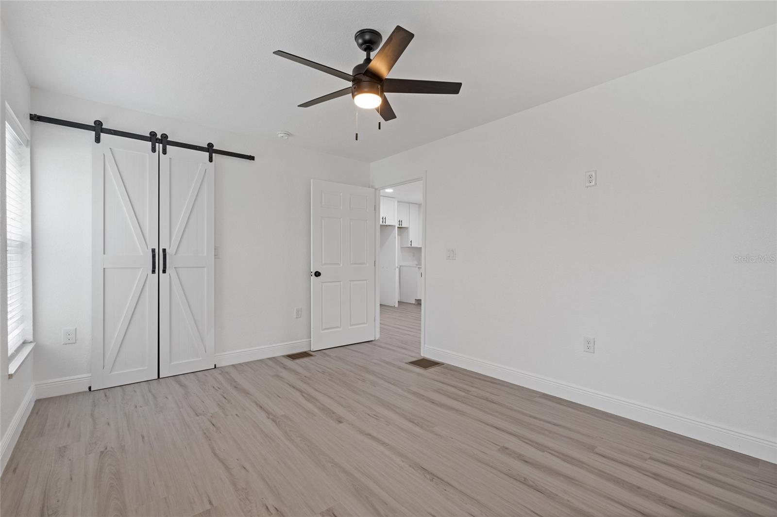 Image 21 of 24 For 1421 35th Street S