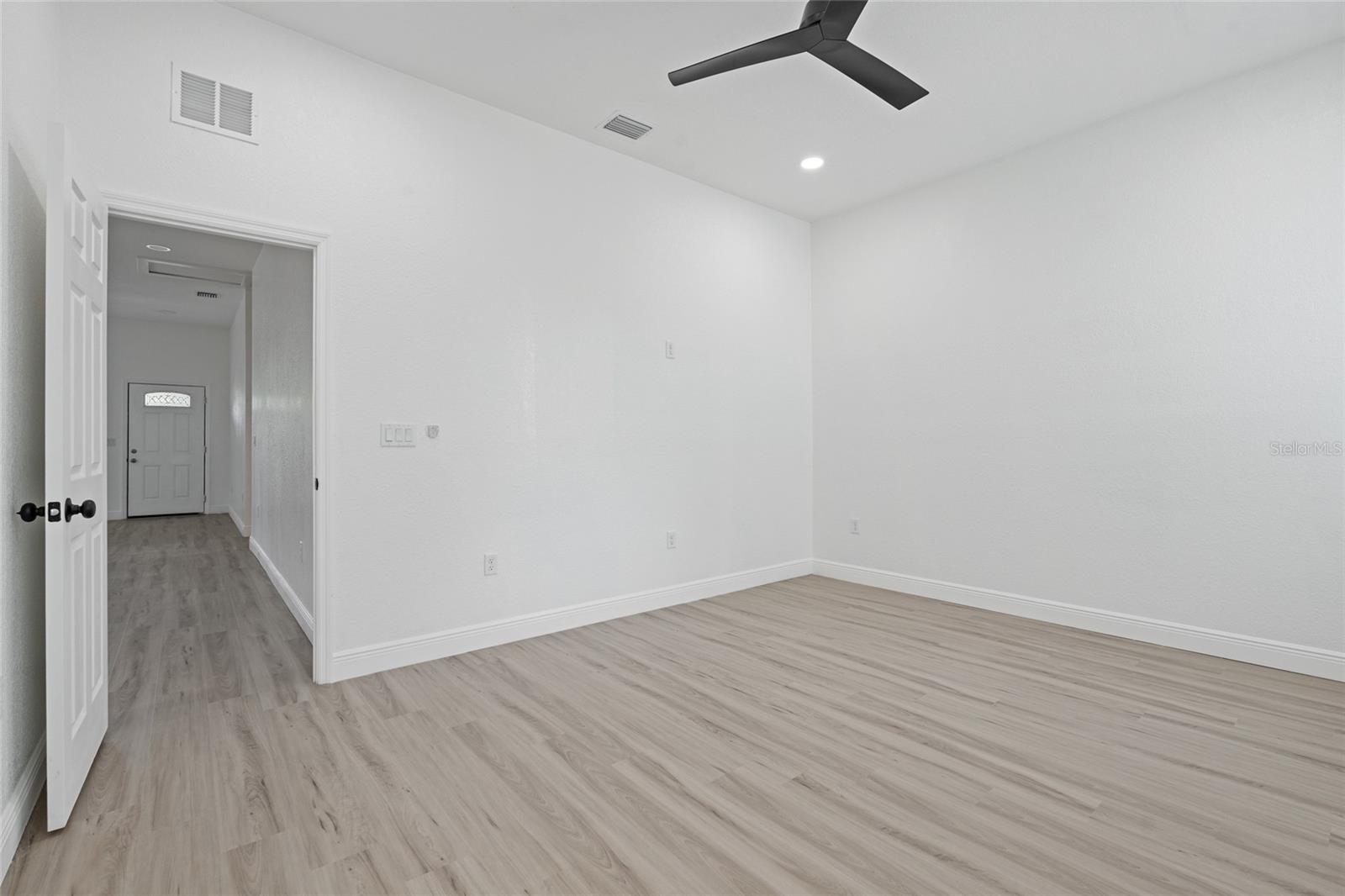 Image 7 of 24 For 1421 35th Street S