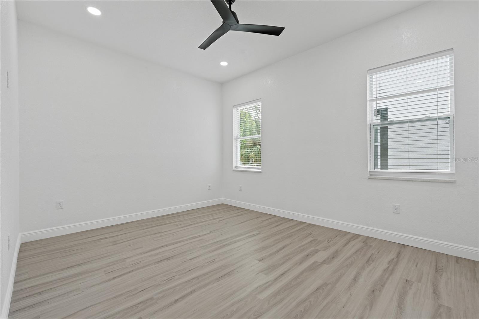 Image 8 of 24 For 1421 35th Street S