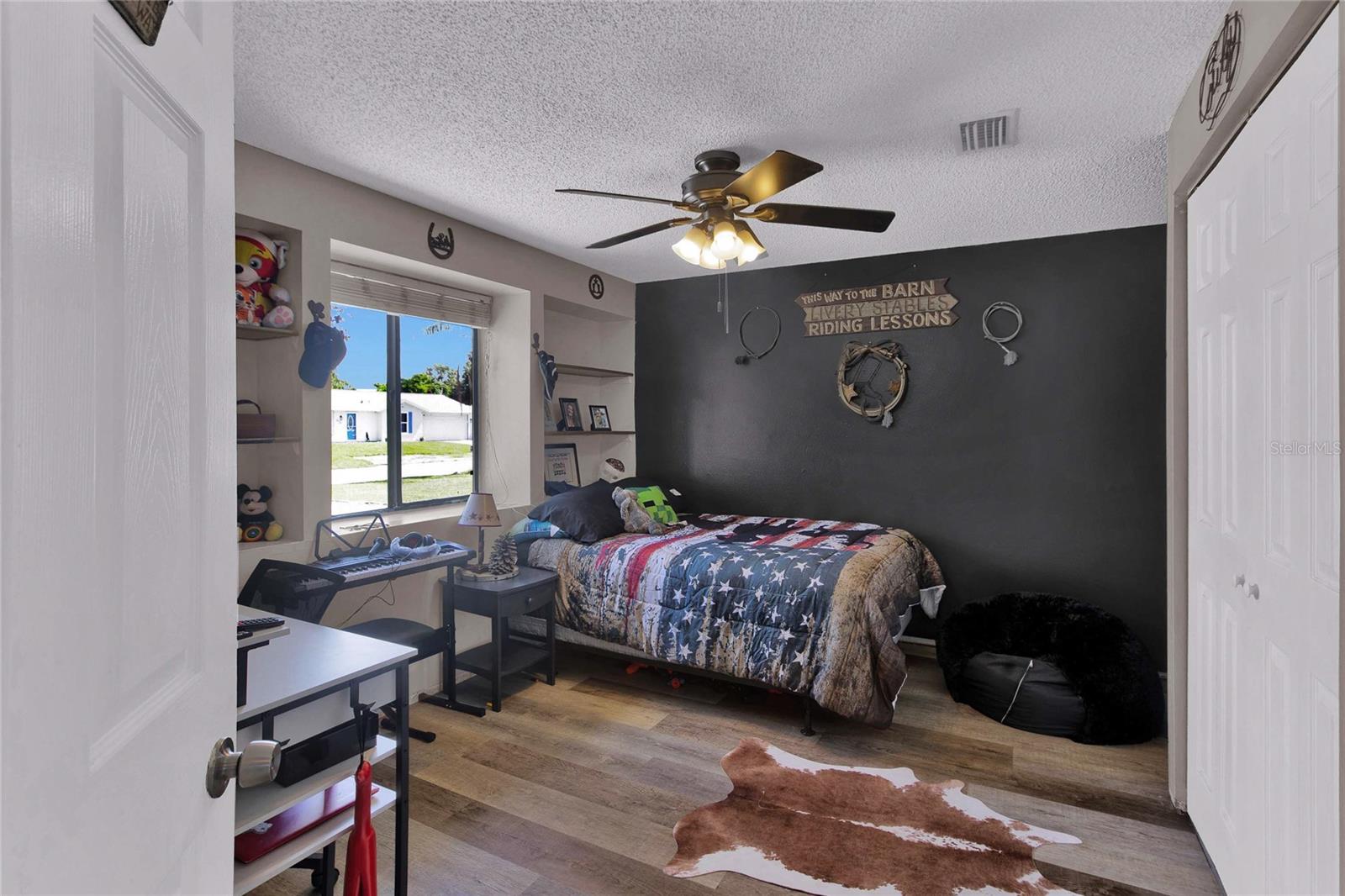 Image 11 of 30 For 6713 35th Avenue W