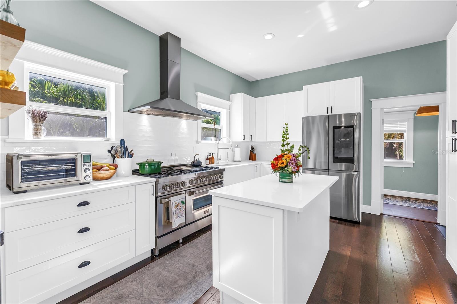 Image 11 of 49 For 256 9th Avenue Ne