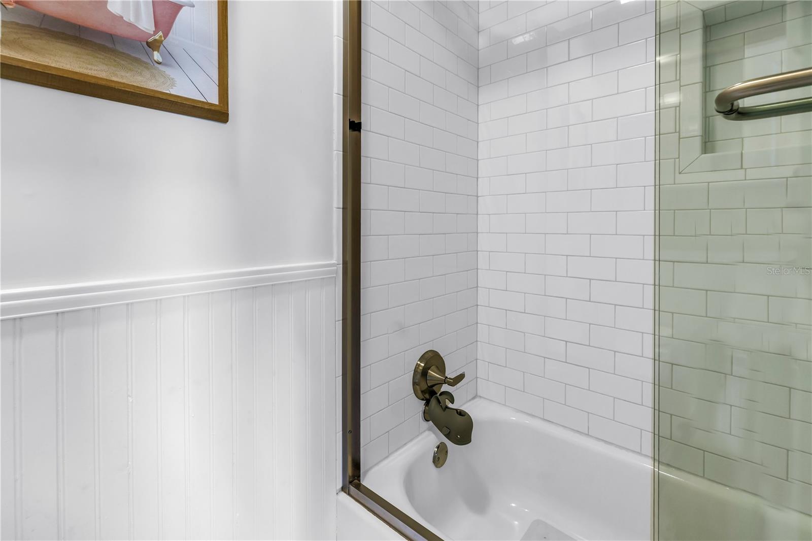 Image 24 of 49 For 256 9th Avenue Ne