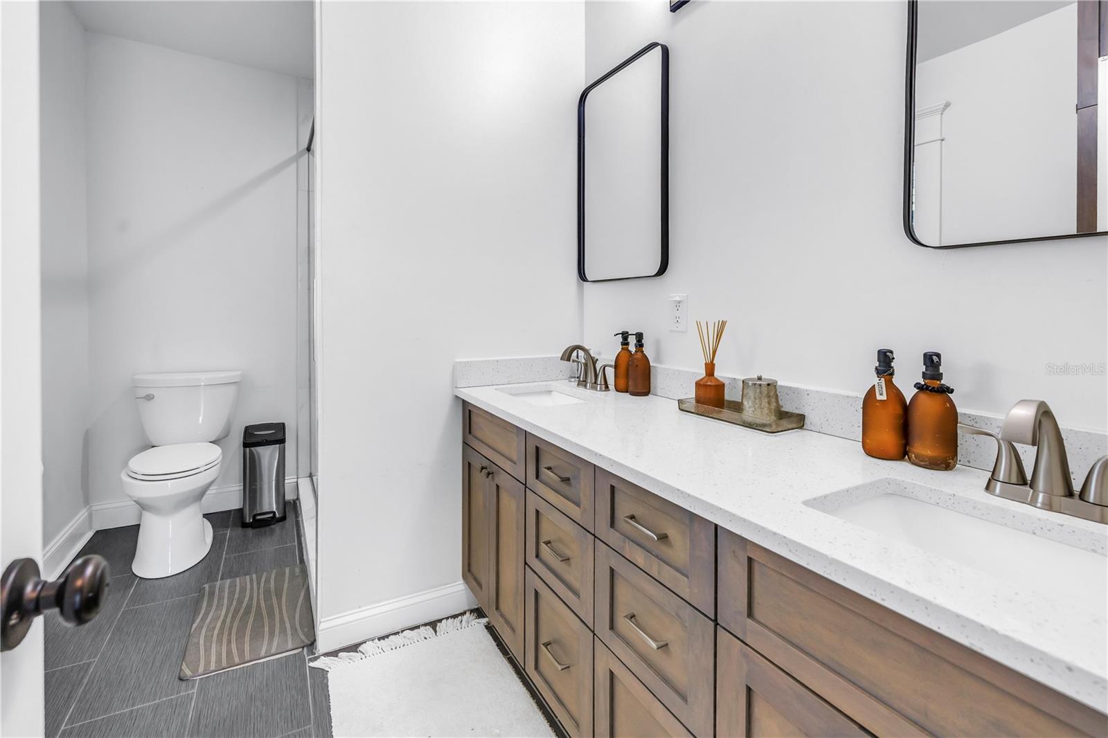 Image 30 of 49 For 256 9th Avenue Ne