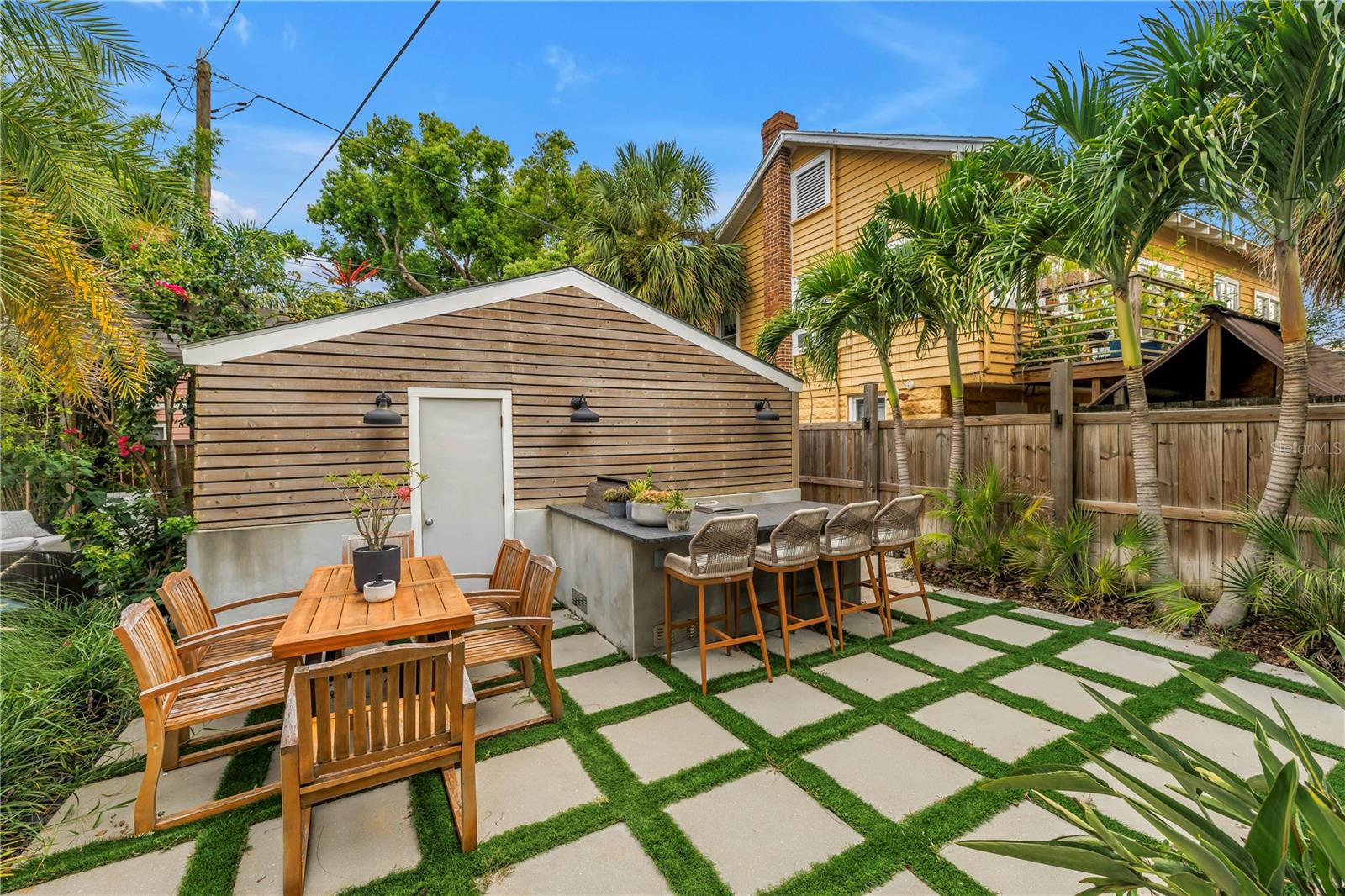 Image 33 of 49 For 256 9th Avenue Ne