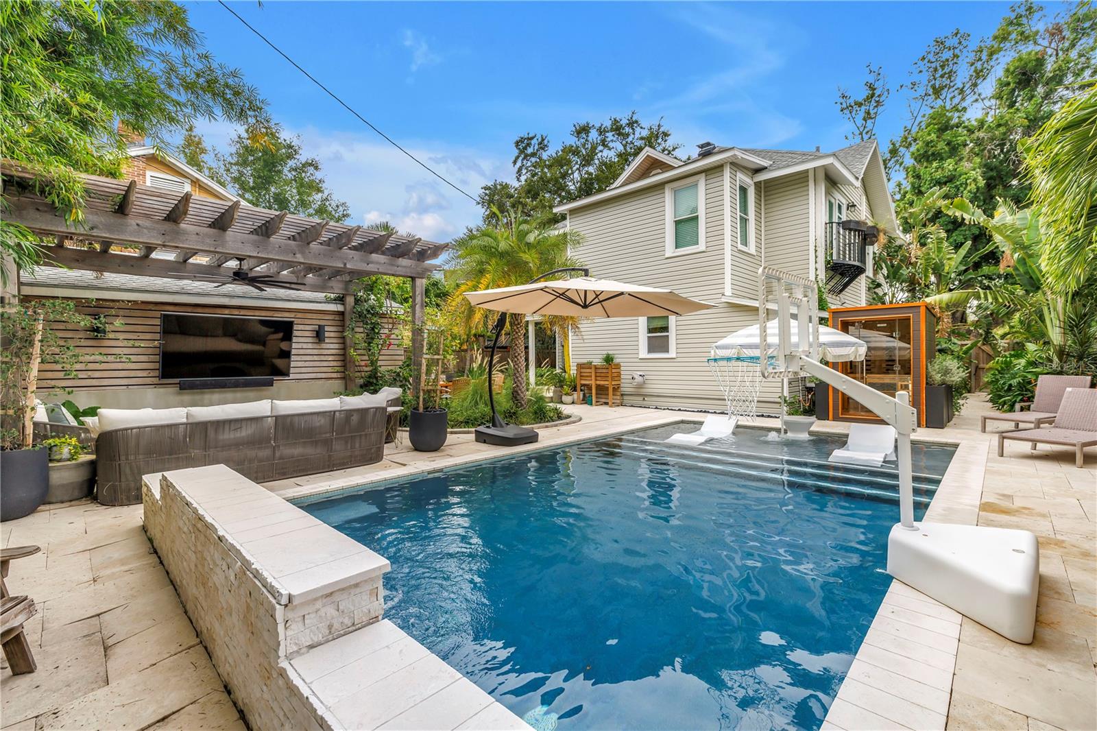 Image 41 of 49 For 256 9th Avenue Ne