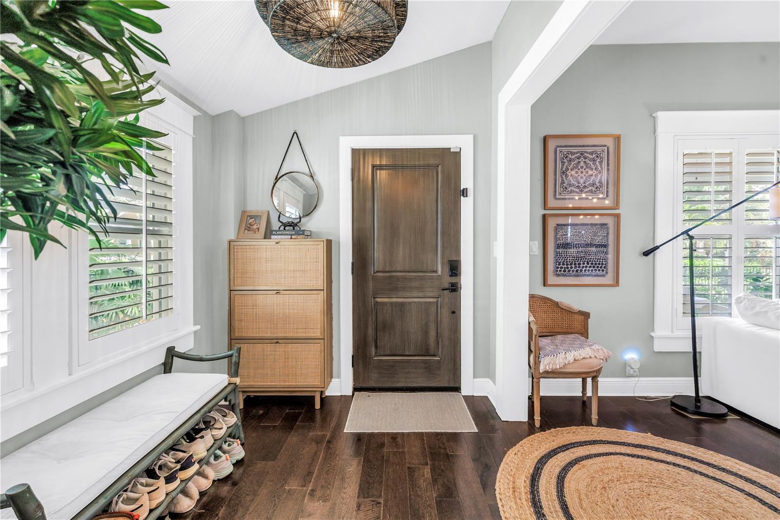 Image 5 of 49 For 256 9th Avenue Ne