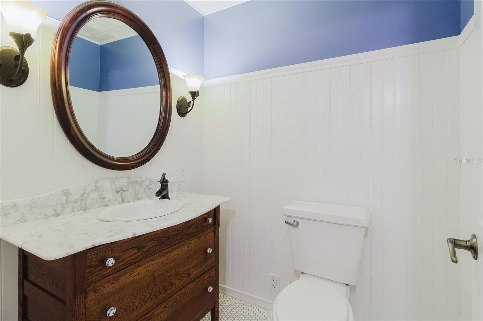 Listing photo id 23 for 5455 Lake Le Clare Road
