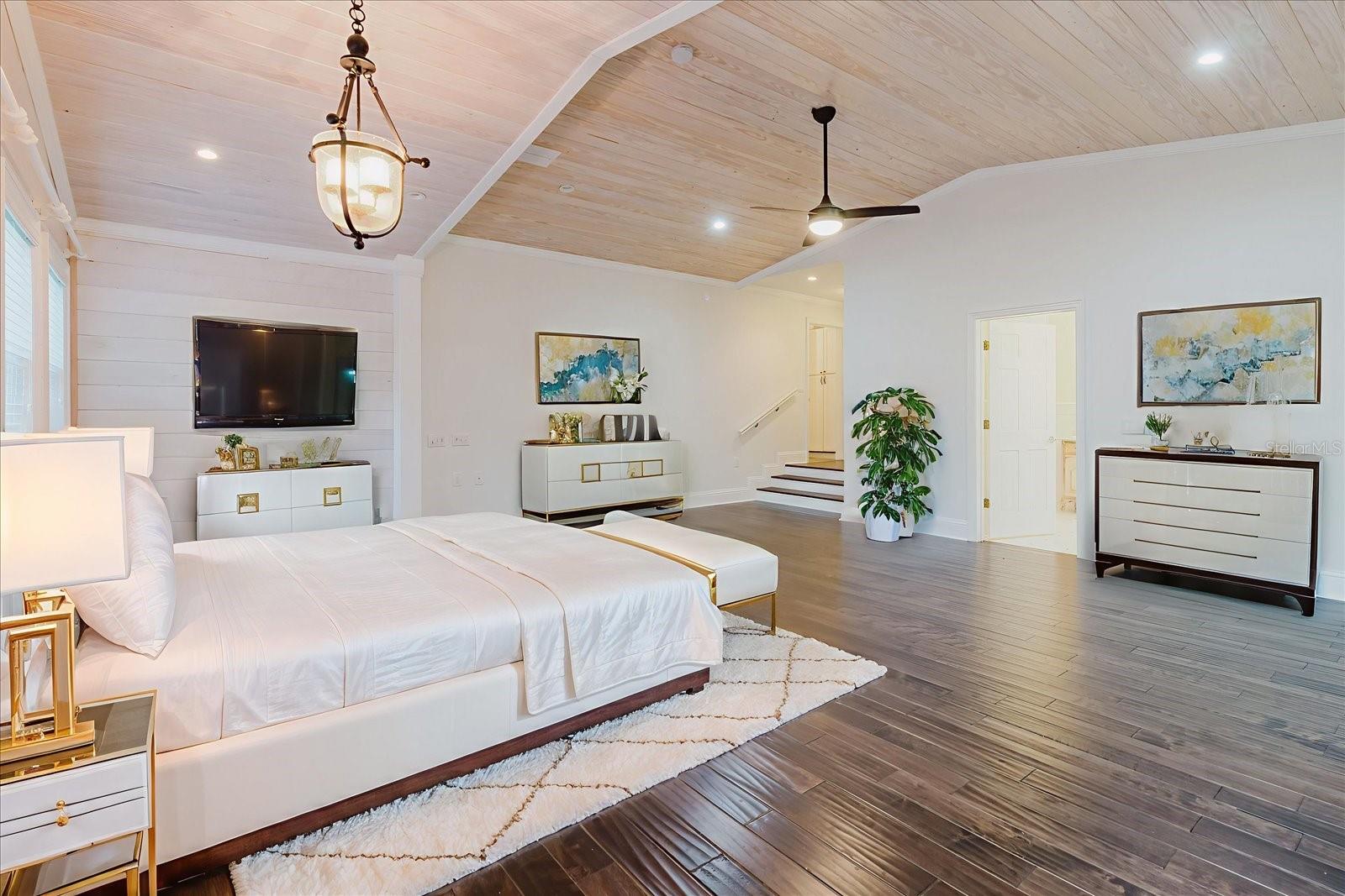 Listing photo id 26 for 5455 Lake Le Clare Road