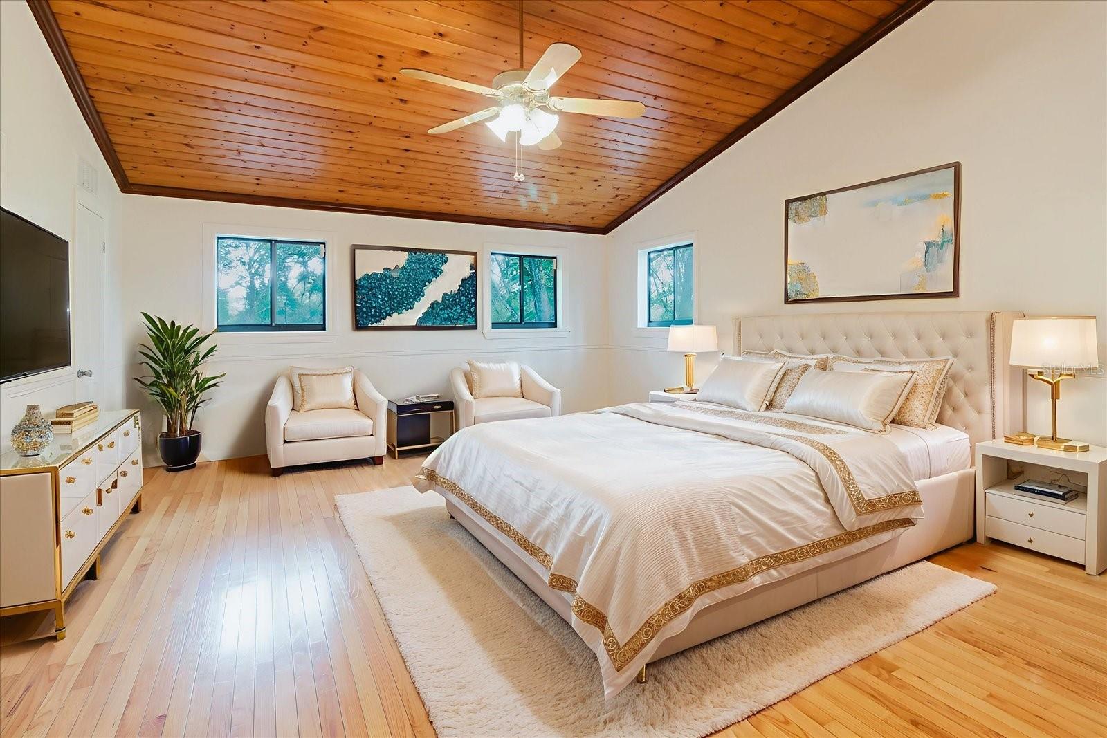 Listing photo id 39 for 5455 Lake Le Clare Road
