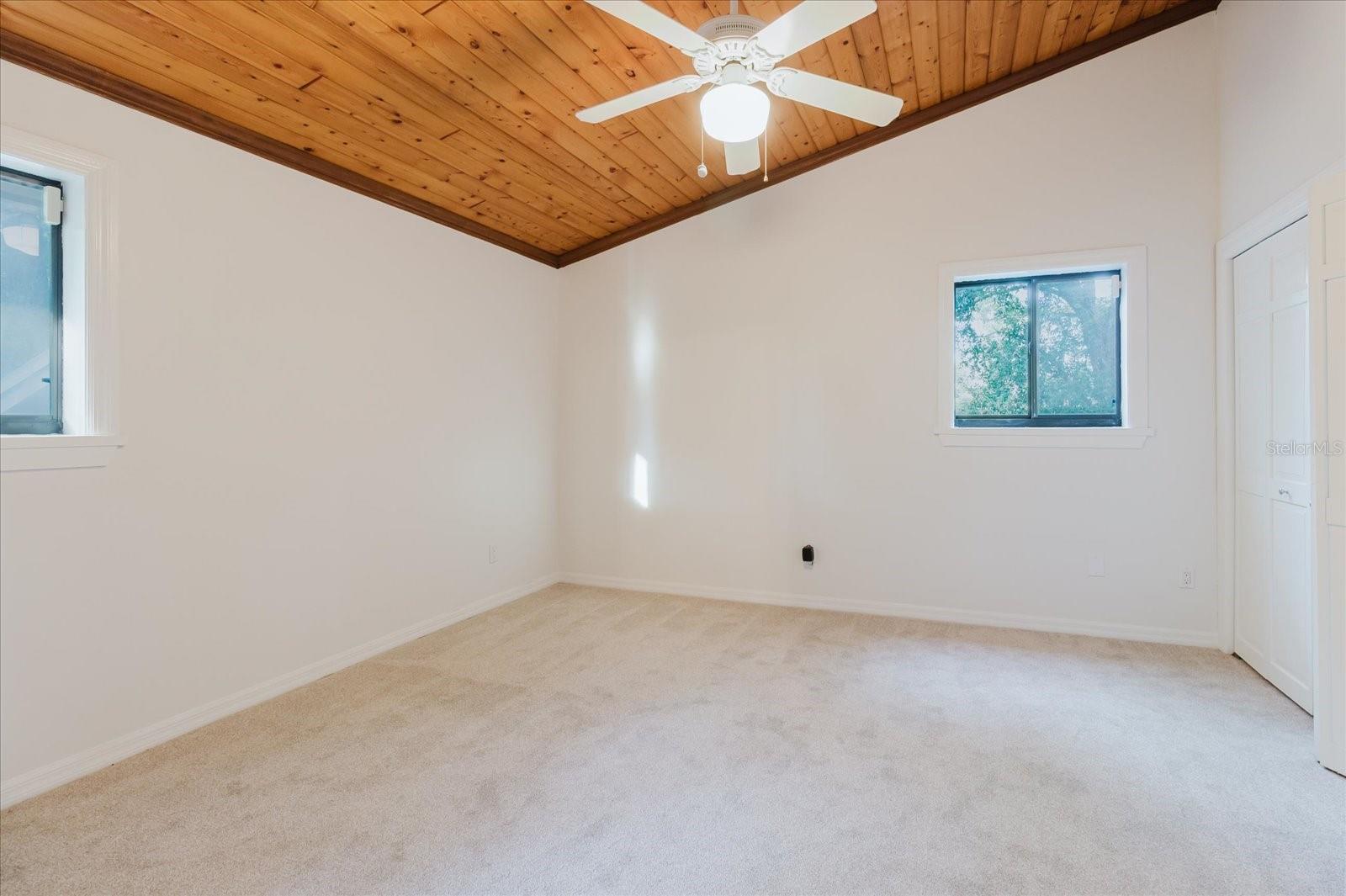 Listing photo id 50 for 5455 Lake Le Clare Road