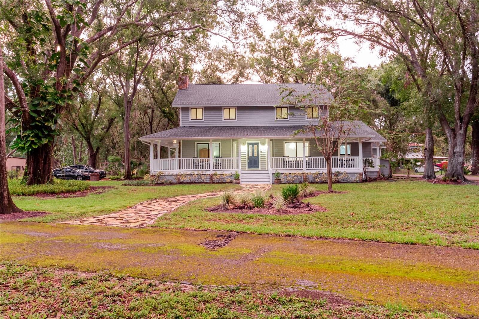 Listing photo id 60 for 5455 Lake Le Clare Road