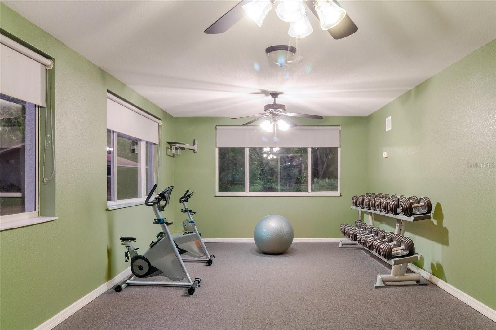 Listing photo id 73 for 5455 Lake Le Clare Road