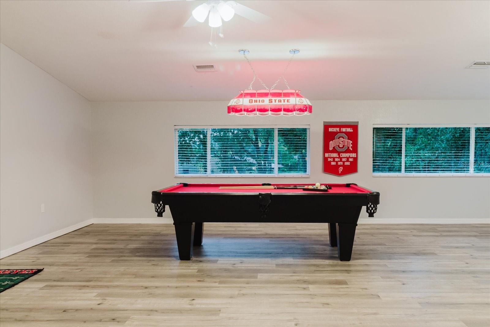 Listing photo id 78 for 5455 Lake Le Clare Road