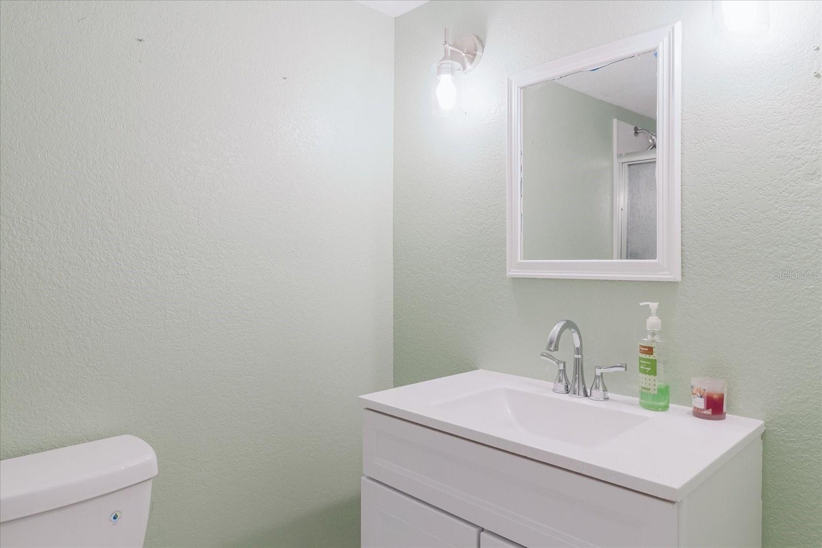 Listing photo id 82 for 5455 Lake Le Clare Road