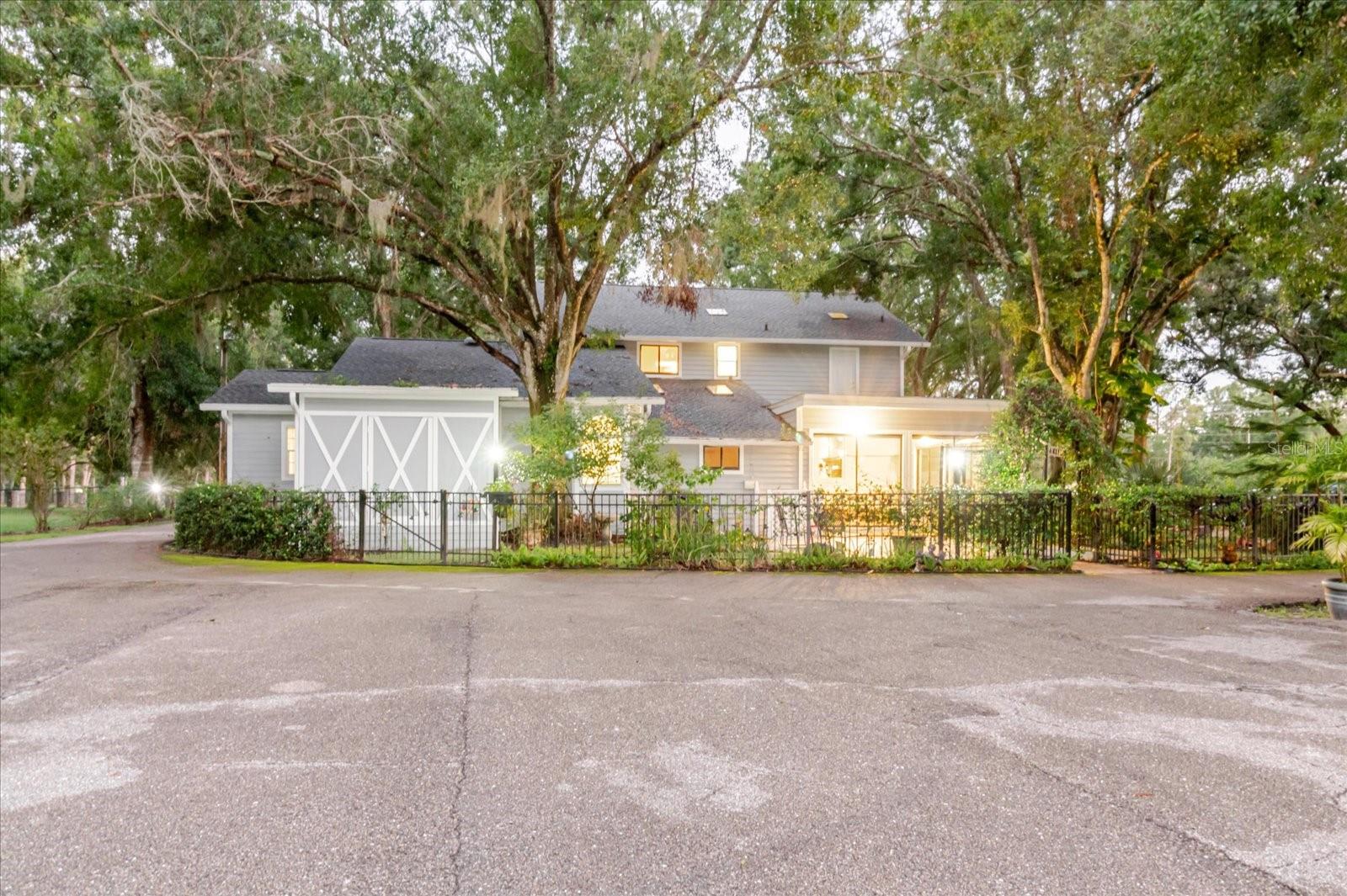 Listing photo id 90 for 5455 Lake Le Clare Road