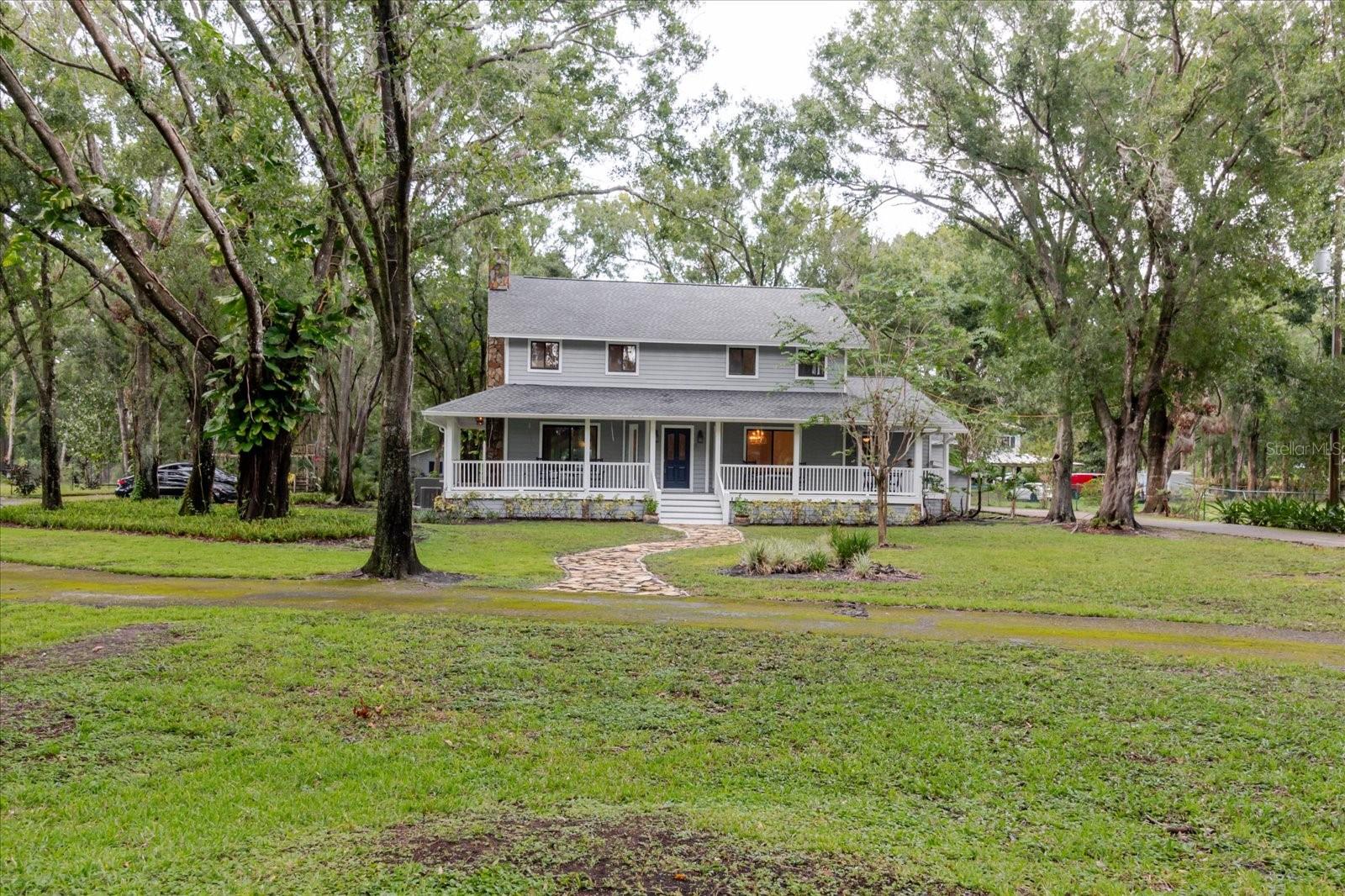 Listing photo id 92 for 5455 Lake Le Clare Road