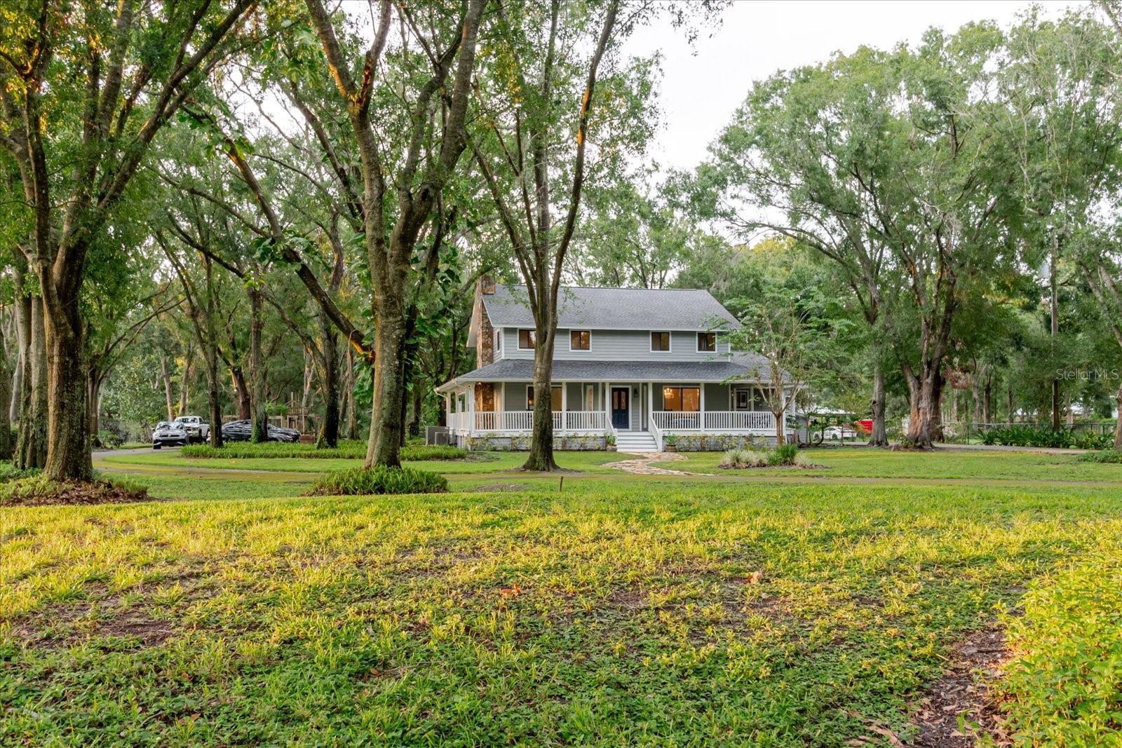 Listing photo id 93 for 5455 Lake Le Clare Road
