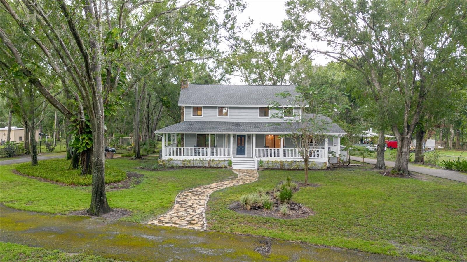 Listing photo id 96 for 5455 Lake Le Clare Road