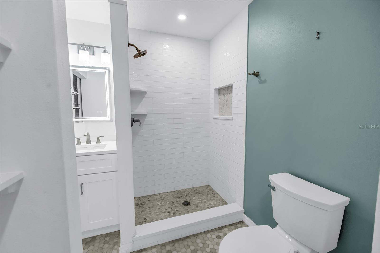 Image 15 of 31 For 9701 Lake Seminole Drive E
