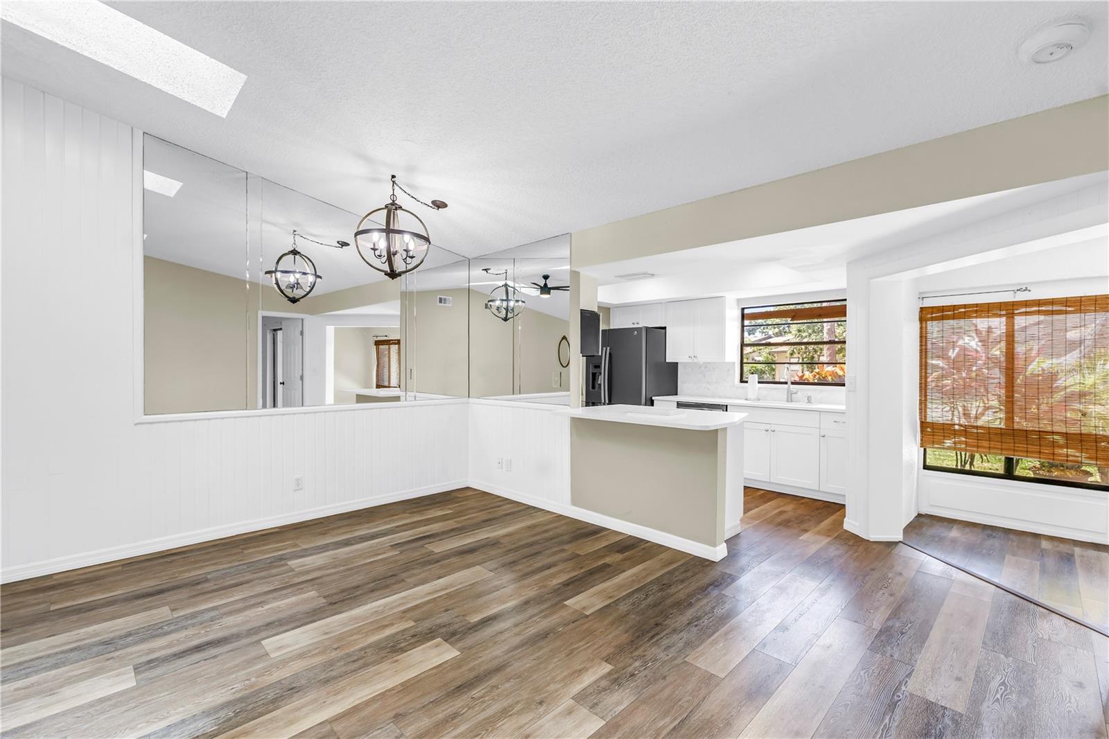 Image 22 of 31 For 9701 Lake Seminole Drive E