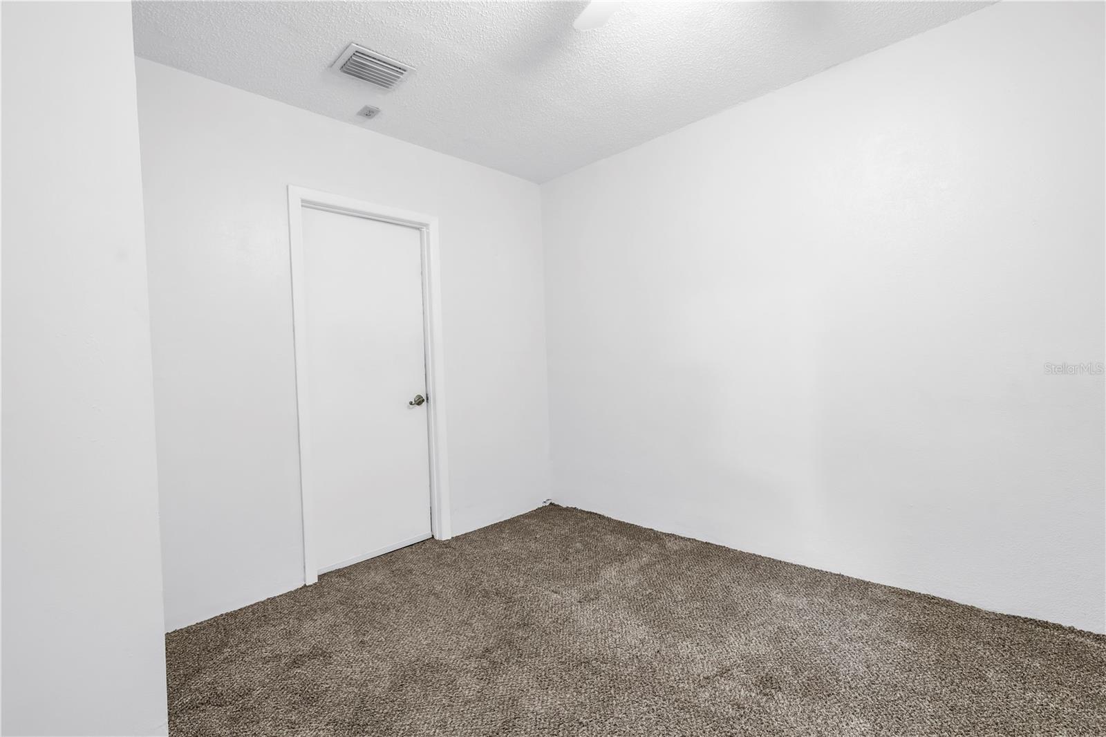 Image 23 of 31 For 9701 Lake Seminole Drive E