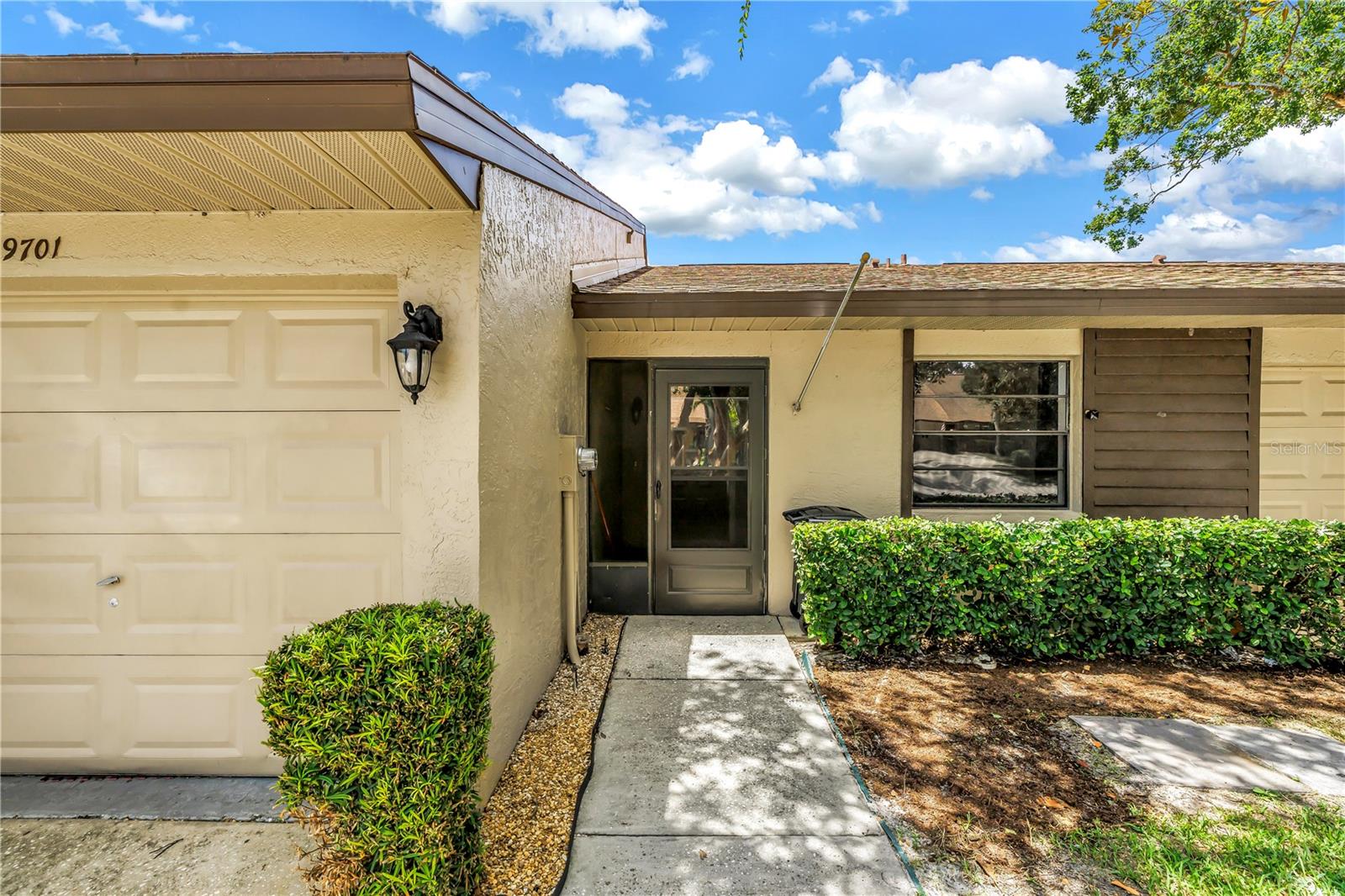 Image 25 of 31 For 9701 Lake Seminole Drive E